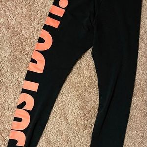 Nike Athletic Leggings. Size Medium
